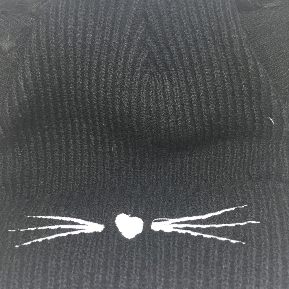 Purrrfect Beanie - Picture 7 of 7